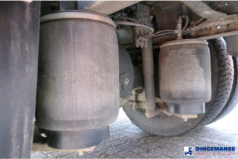 Renault Premium 300 4x2 fuel tank 14.2 m3 / 4 comp - Tanker truck: picture 5 Renault Premium 300 4x2 fuel tank 14.2 m3 / 4 comp - Tanker truck: picture 5