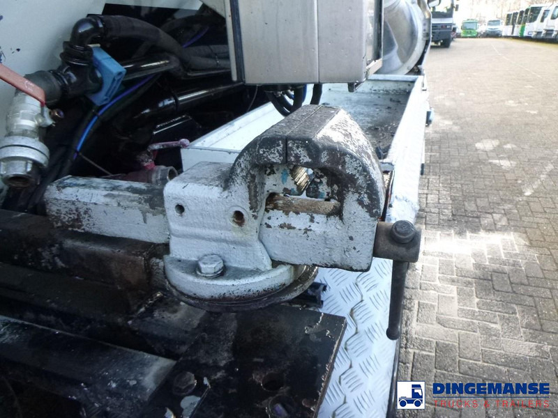 Leasing of Scania P124-420 6x2 vacuum tank 10.5 m3 Scania P124-420 6x2 vacuum tank 10.5 m3: picture 20 Leasing of Scania P124-420 6x2 vacuum tank 10.5 m3 Scania P124-420 6x2 vacuum tank 10.5 m3: picture 20