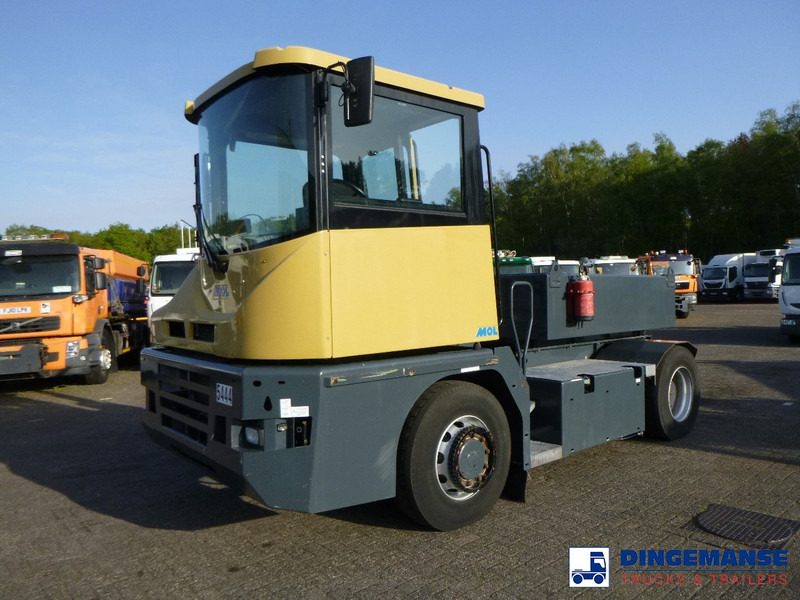 MOL RM 255 4X4 terminal drawbar tractor 150 ton - Tractor unit: picture 1 MOL RM 255 4X4 terminal drawbar tractor 150 ton - Tractor unit: picture 1