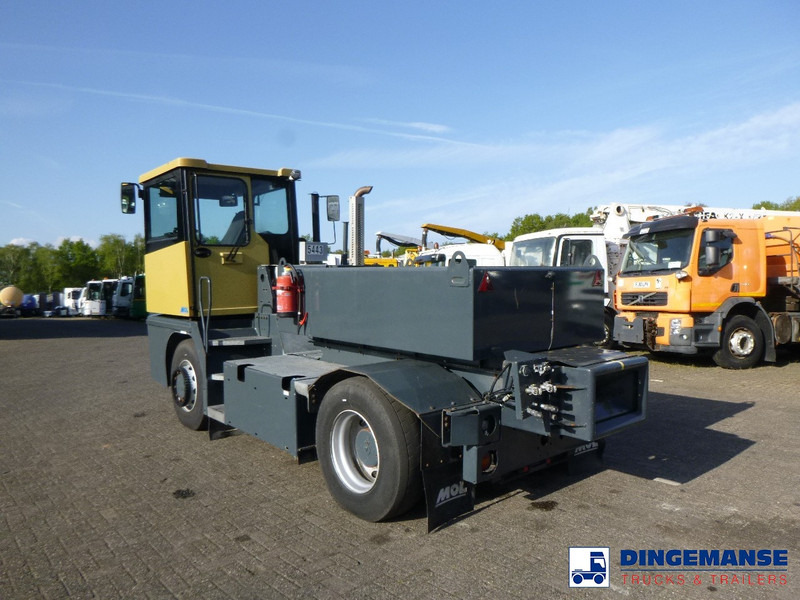 MOL RM 255 4X4 terminal drawbar tractor 150 ton - Tractor unit: picture 3 MOL RM 255 4X4 terminal drawbar tractor 150 ton - Tractor unit: picture 3