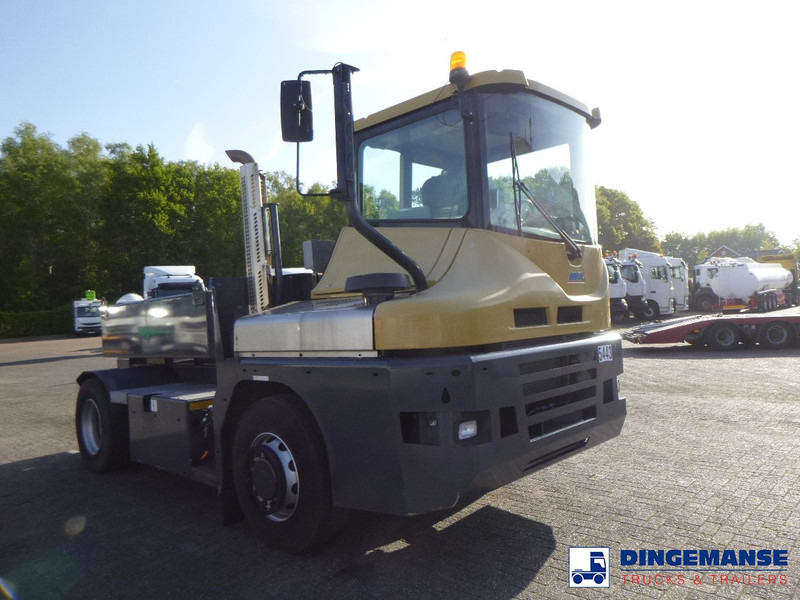 MOL RM 255 4X4 terminal drawbar tractor 150 ton - Tractor unit: picture 2 MOL RM 255 4X4 terminal drawbar tractor 150 ton - Tractor unit: picture 2