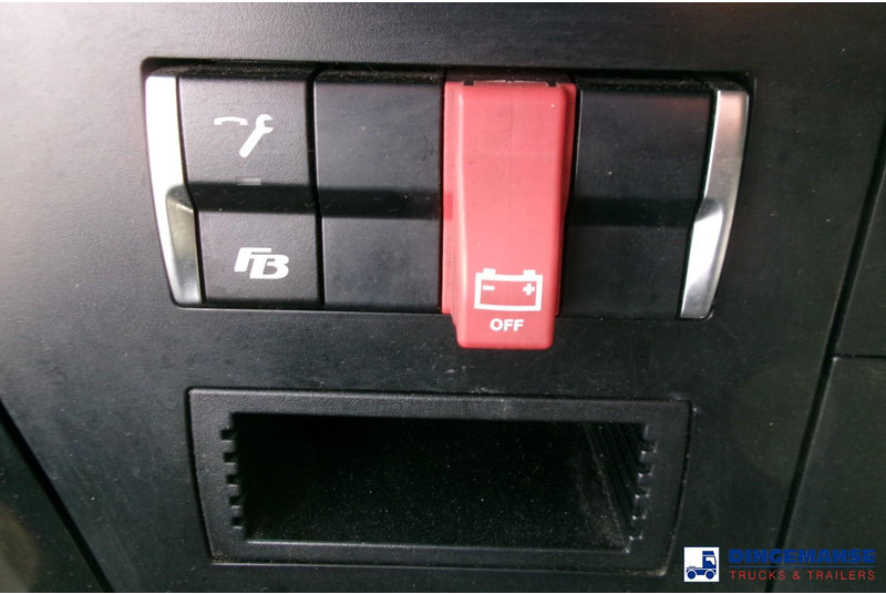 Tractor unit Mercedes-Benz Actros 1843 4x2 Euro 6 / ADR + PTO: picture 15