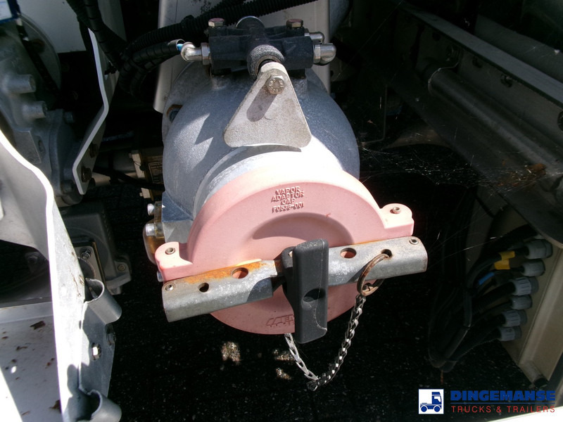 Tanker truck Volvo FE 260 4x2 dxi fuel tank 13.3 m3 / 4 comp / ADR 21-06-2024: picture 13