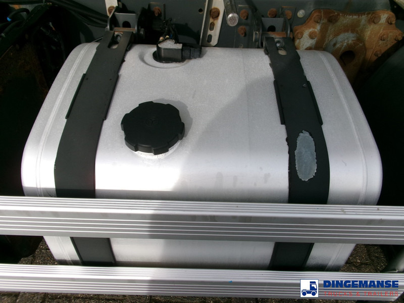 Volvo FE 280 4X2 fuel tank 13.6 m3 / 4 comp / ADR 07/07/24 - Tanker truck: picture 5 Volvo FE 280 4X2 fuel tank 13.6 m3 / 4 comp / ADR 07/07/24 - Tanker truck: picture 5