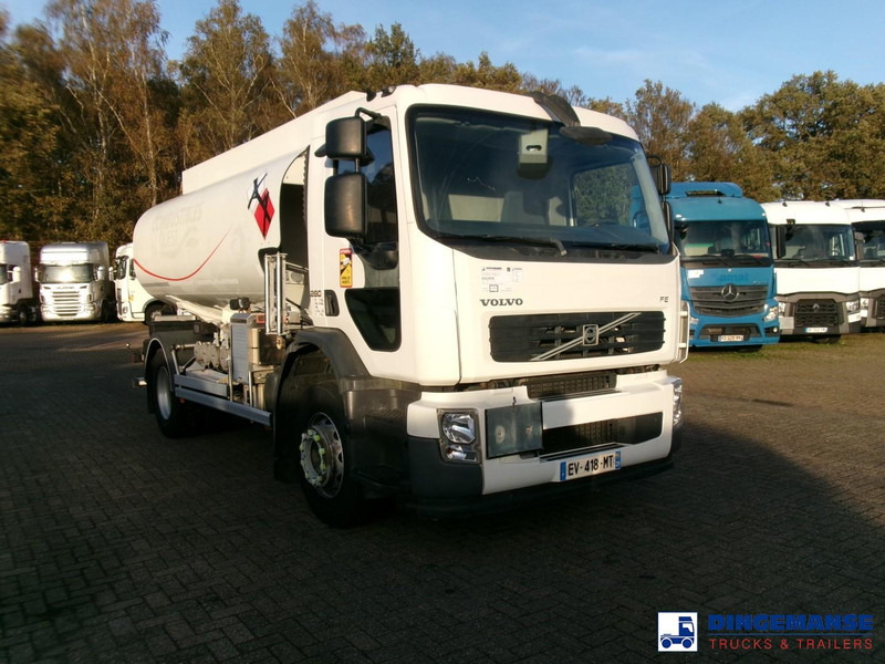 Volvo FE 280 4x2 fuel tank 13.3 m3 / 4 comp - Tanker truck: picture 2 Volvo FE 280 4x2 fuel tank 13.3 m3 / 4 comp - Tanker truck: picture 2