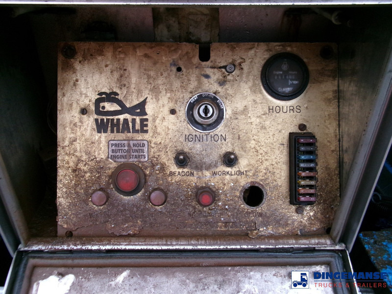 Tanker semi-trailer WHALE Vacuum tank inox 30 m3 / 1 comp + pump: picture 12
