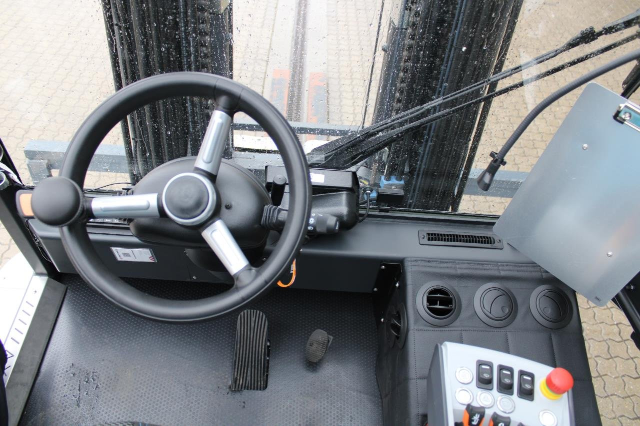 Carer A80-900X - Electric forklift: picture 4 Carer A80-900X - Electric forklift: picture 4