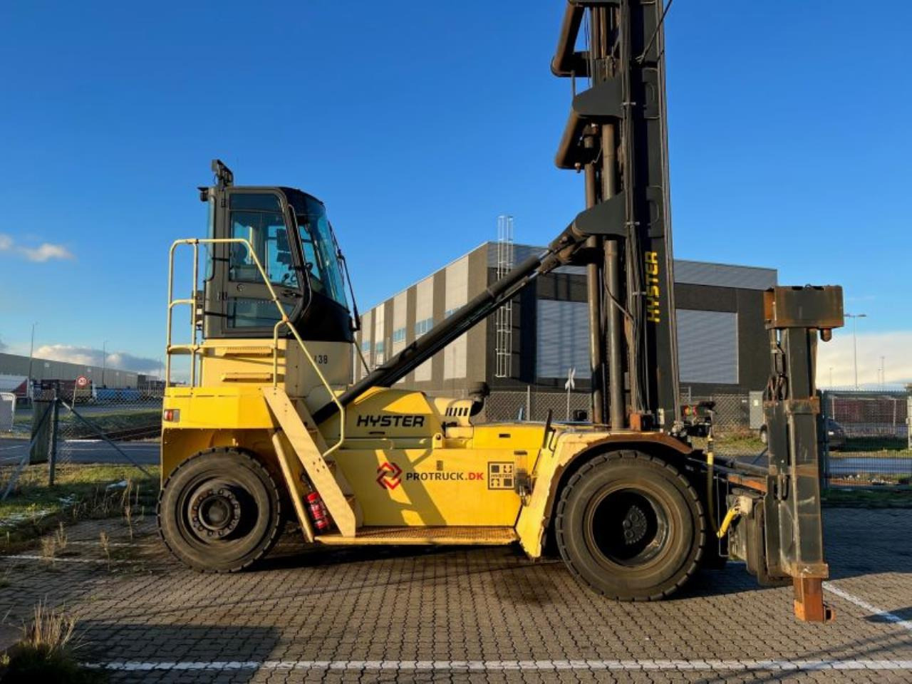Hyster H16XM-12EC - Container handler: picture 1 Hyster H16XM-12EC - Container handler: picture 1