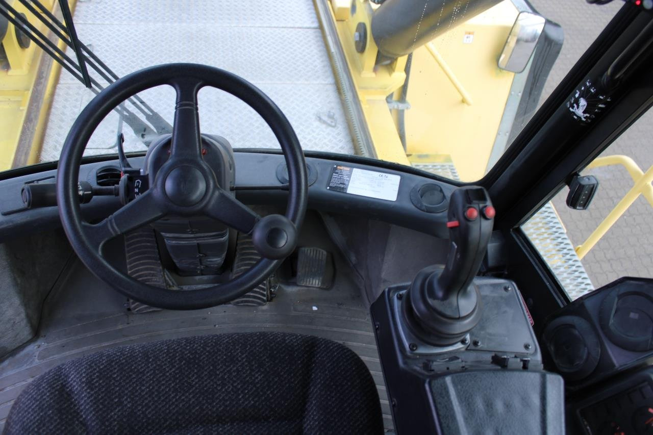 Hyster RS45-31CH - Reach stacker: picture 4 Hyster RS45-31CH - Reach stacker: picture 4