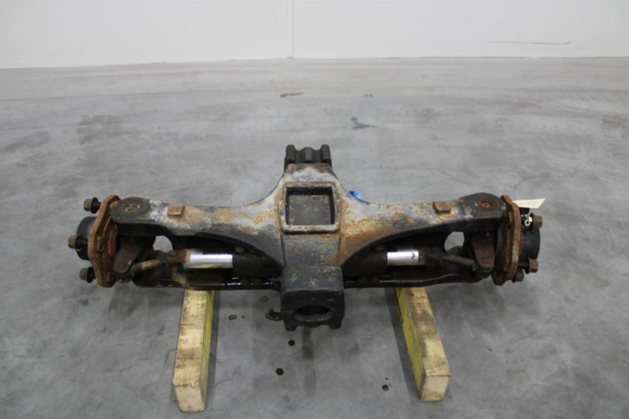 Hyster STEERING AXLE - Axle and parts for Material handling equipment: picture 2 Hyster STEERING AXLE - Axle and parts for Material handling equipment: picture 2