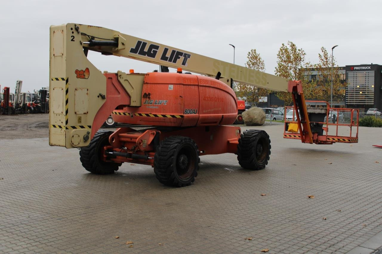 JLG 800AJ - Articulated boom lift: picture 2 JLG 800AJ - Articulated boom lift: picture 2