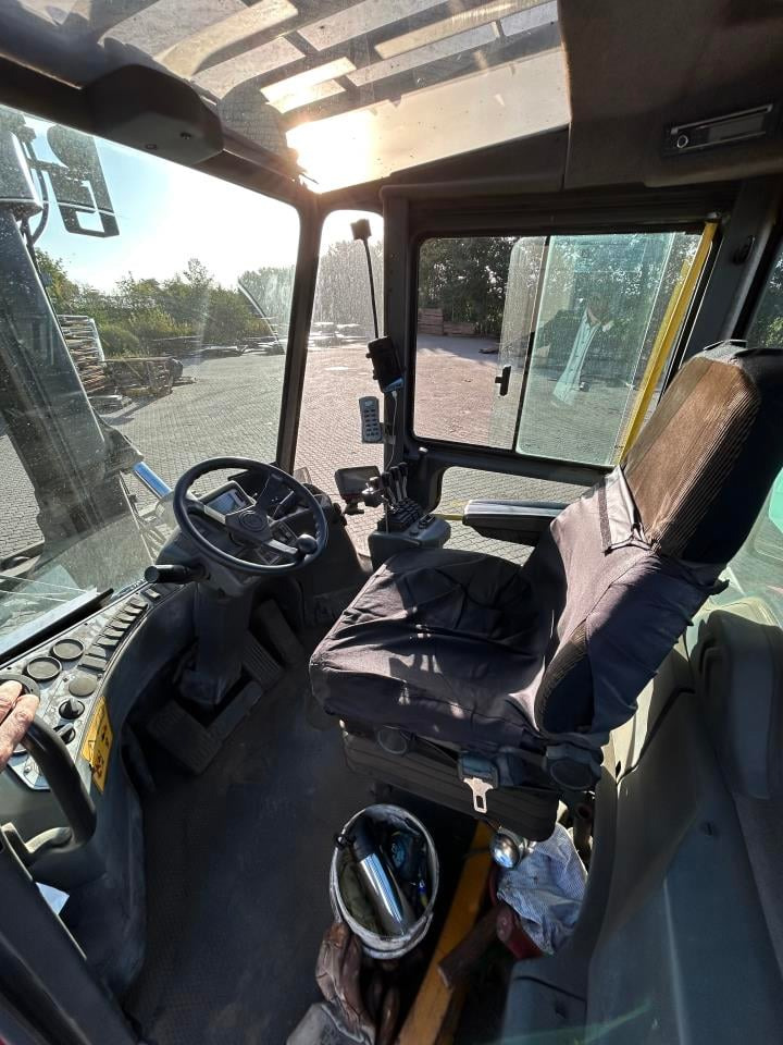 Kalmar DCE160-6 - Diesel forklift: picture 4 Kalmar DCE160-6 - Diesel forklift: picture 4