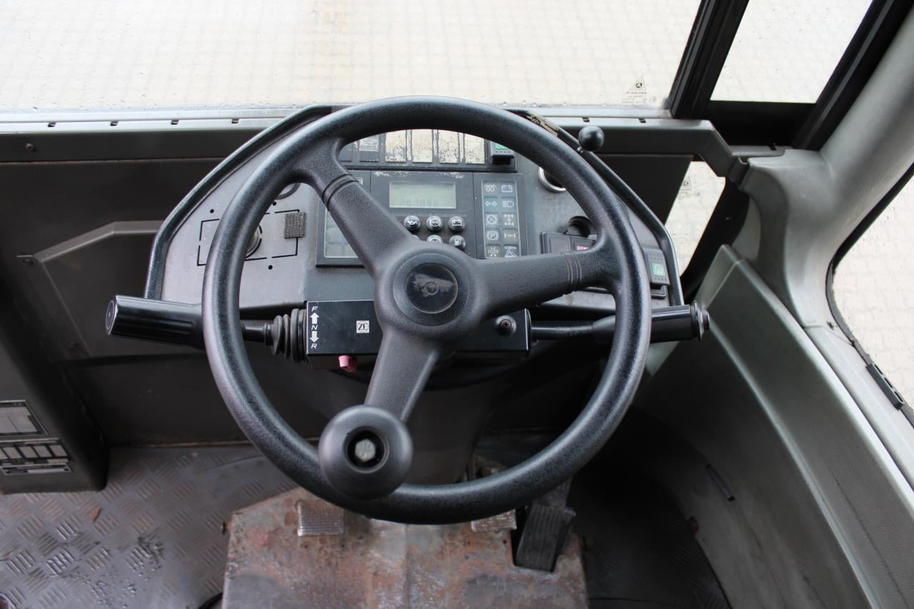 Terberg RT222 - Terminal tractor: picture 4 Terberg RT222 - Terminal tractor: picture 4