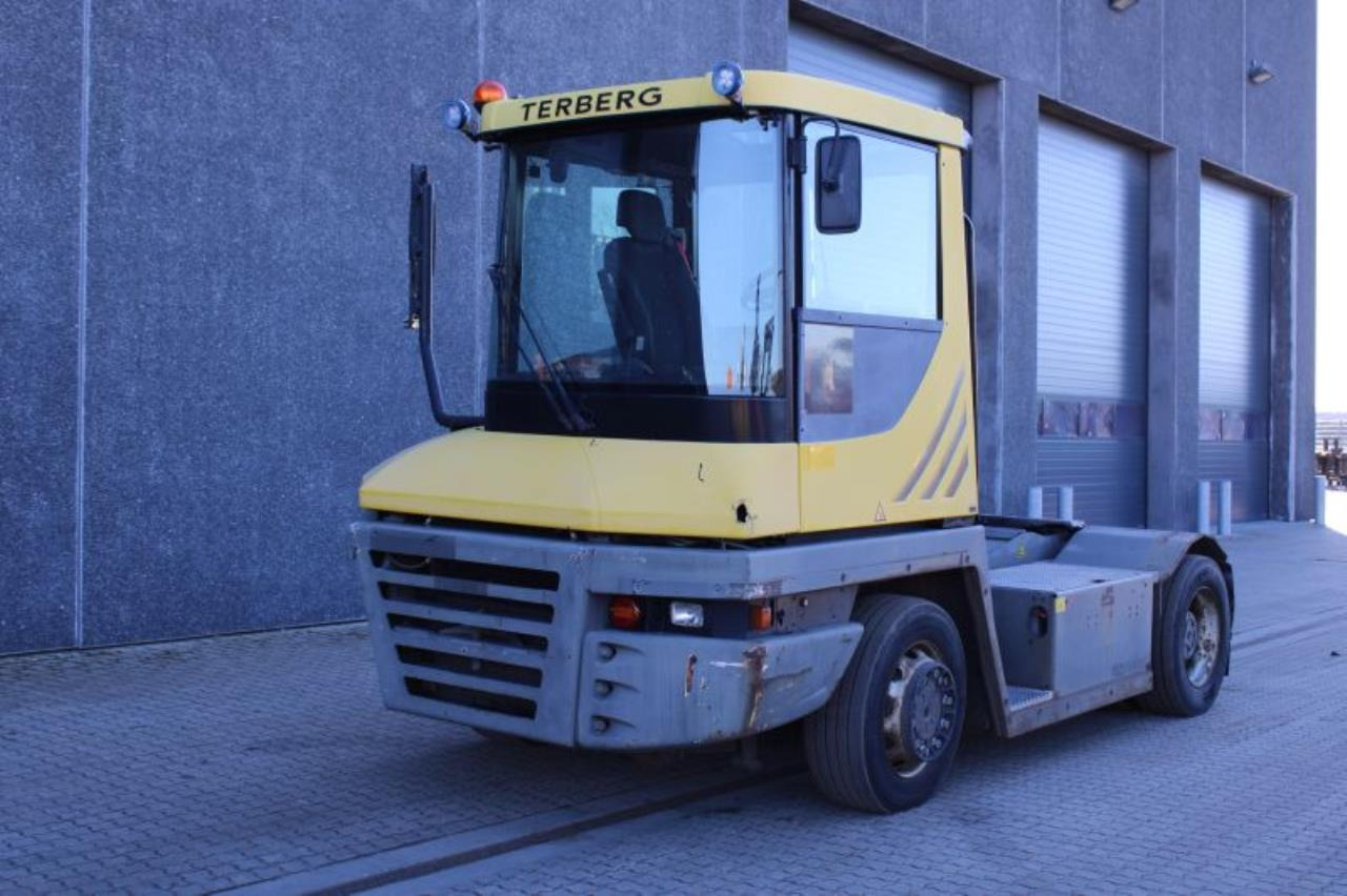Terberg RT223 - Terminal tractor: picture 2 Terberg RT223 - Terminal tractor: picture 2