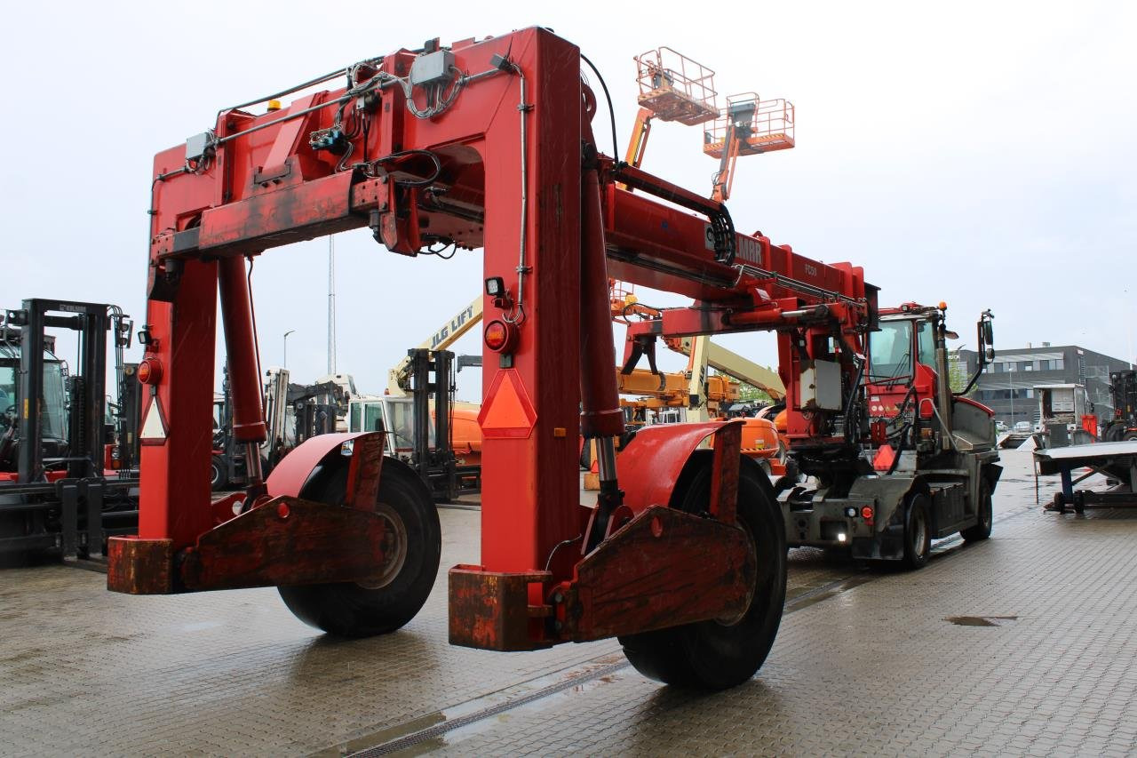 Terberg TT223 - Terminal tractor: picture 3 Terberg TT223 - Terminal tractor: picture 3