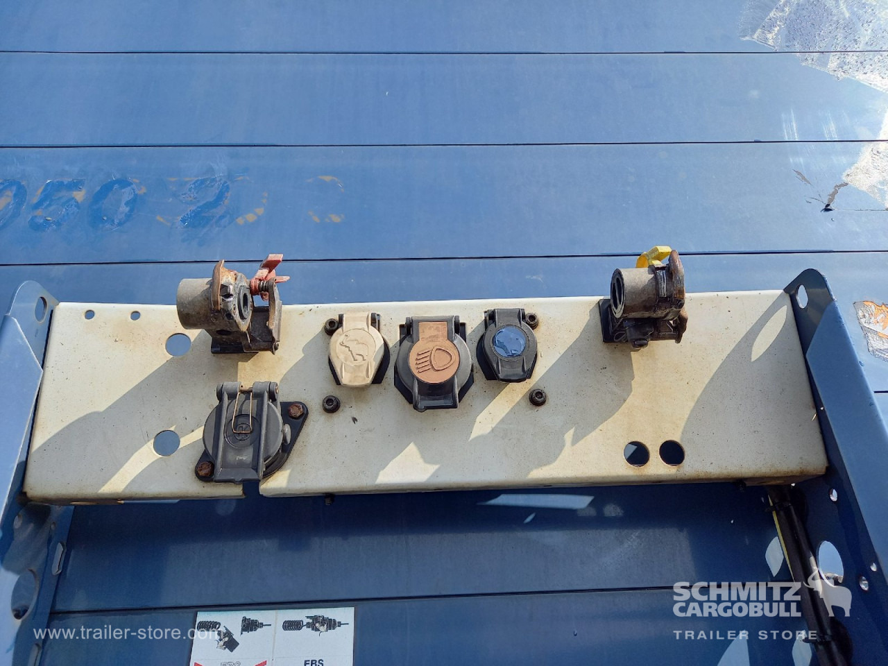 SCHMITZ Auflieger Curtainsider Standard - Curtainsider semi-trailer: picture 3 SCHMITZ Auflieger Curtainsider Standard - Curtainsider semi-trailer: picture 3