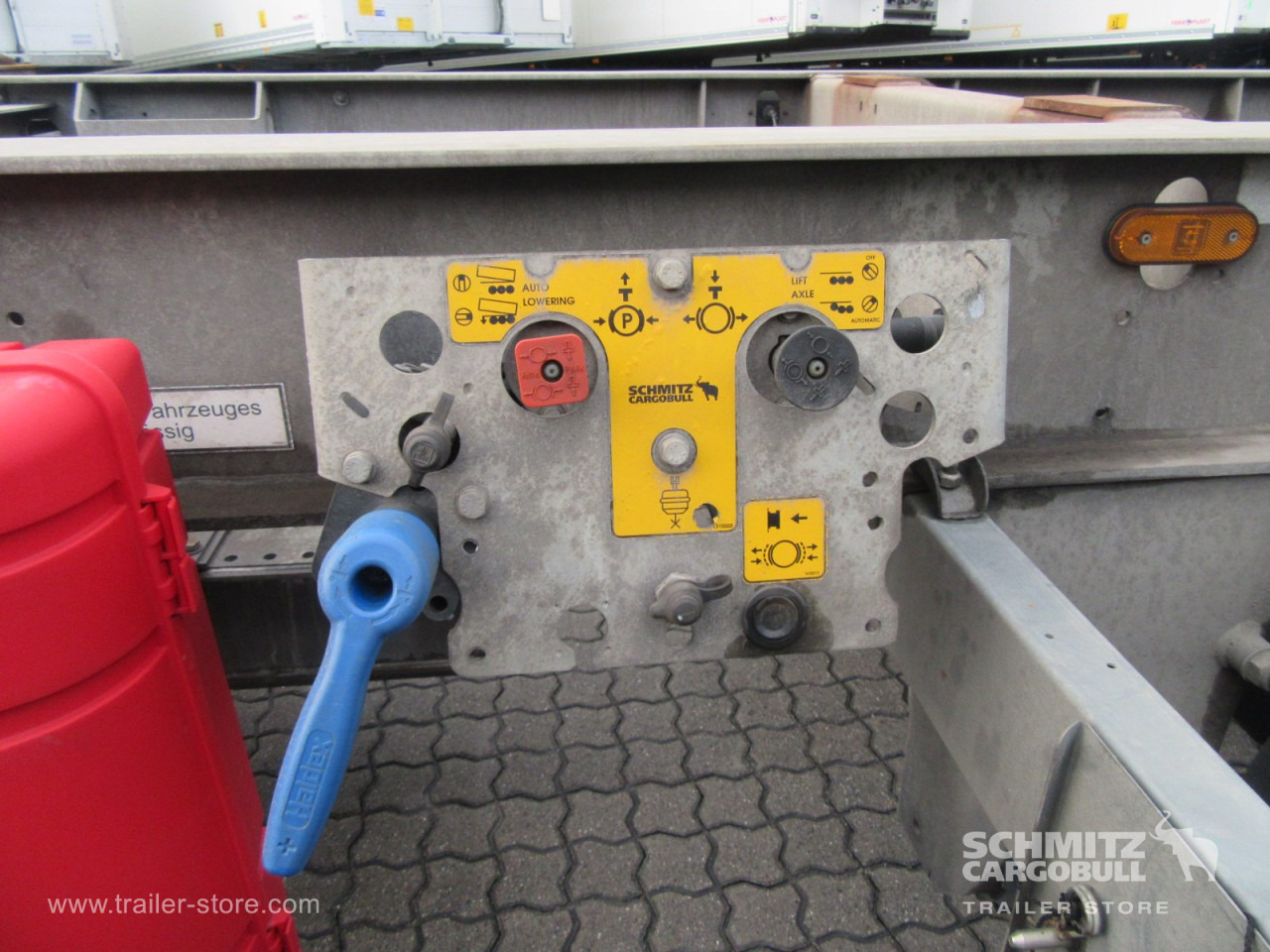 SCHMITZ Zentralachsanhänger Wechselfahrgestell - Container transporter/ Swap body trailer: picture 2 SCHMITZ Zentralachsanhänger Wechselfahrgestell - Container transporter/ Swap body trailer: picture 2