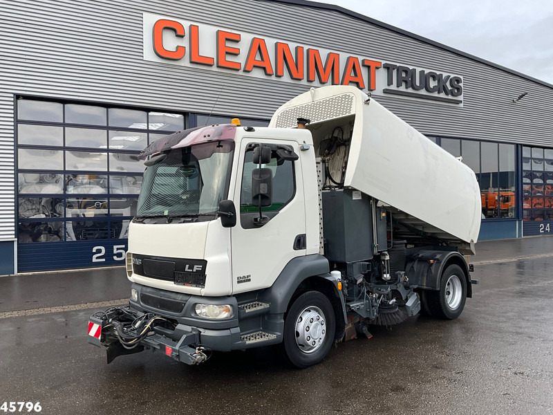 DAF FA 55 LF 160 Bucher Eurofant 50 Just 154.678 km! - Road sweeper: picture 2 DAF FA 55 LF 160 Bucher Eurofant 50 Just 154.678 km! - Road sweeper: picture 2