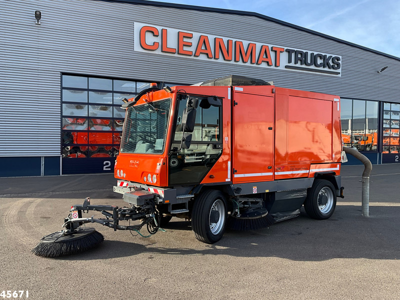 Dulevo 5020 Euro 6 with 3-rd brush - Road sweeper: picture 1 Dulevo 5020 Euro 6 with 3-rd brush - Road sweeper: picture 1