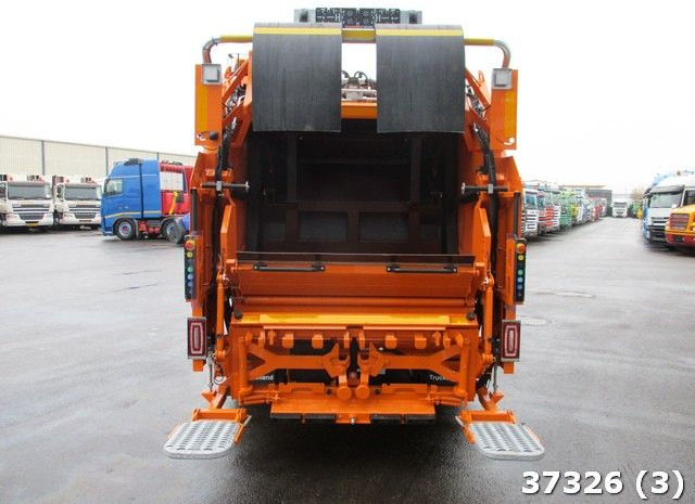 FUSO Canter 9C18 Euro 6 Geesink 7m³ Just 157.013 km! - Refuse truck: picture 3 FUSO Canter 9C18 Euro 6 Geesink 7m³ Just 157.013 km! - Refuse truck: picture 3