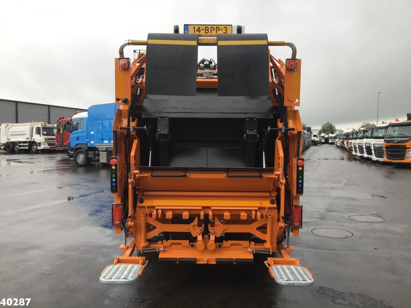 FUSO Canter 9C18 Geesink 7m3 - Refuse truck: picture 4 FUSO Canter 9C18 Geesink 7m3 - Refuse truck: picture 4