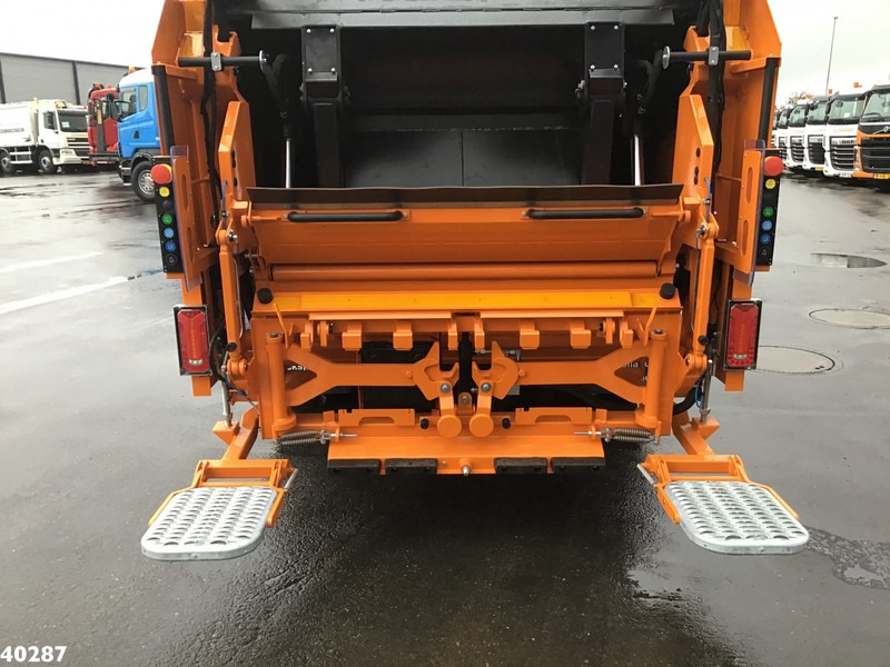 FUSO Canter 9C18 Geesink 7m3 - Refuse truck: picture 3 FUSO Canter 9C18 Geesink 7m3 - Refuse truck: picture 3