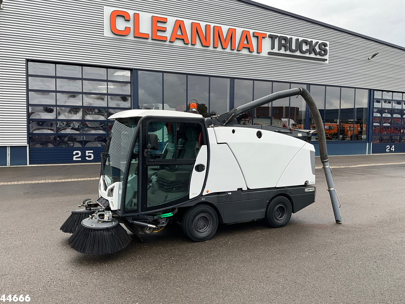 Johnston C202 Euro 6 Just 23.808 km! - Road sweeper: picture 1 Johnston C202 Euro 6 Just 23.808 km! - Road sweeper: picture 1