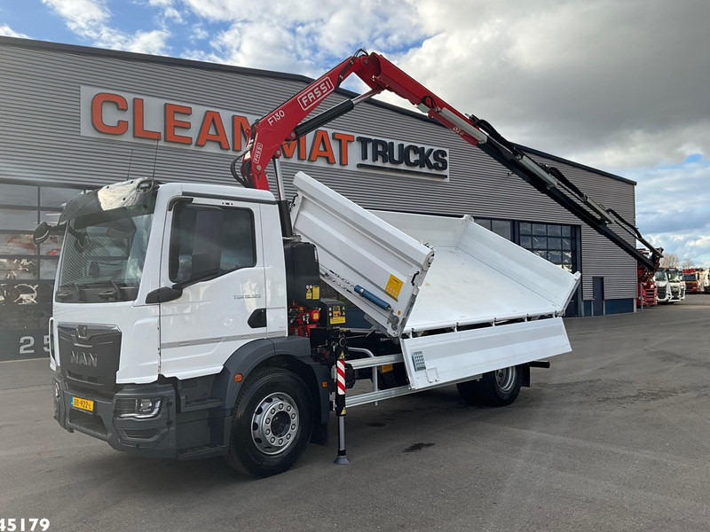 MAN TGM 18.320 Euro 6 Fassi 13 Tonmeter laadkraan NEW AND UNUSED! - Tipper, Crane truck: picture 2 MAN TGM 18.320 Euro 6 Fassi 13 Tonmeter laadkraan NEW AND UNUSED! - Tipper, Crane truck: picture 2