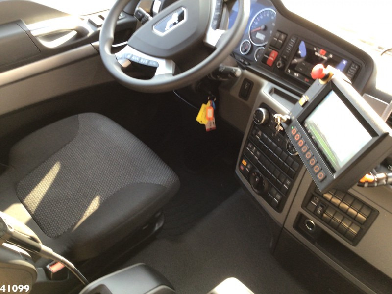 Refuse truck MAN TGS 26.360 Hiab 23 ton/meter laadkraan: picture 11 Refuse truck MAN TGS 26.360 Hiab 23 ton/meter laadkraan: picture 11