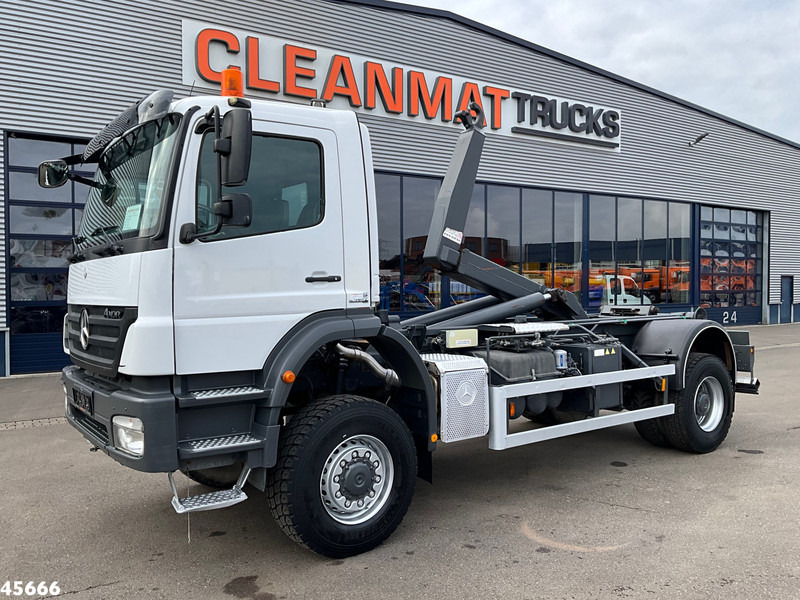 Mercedes-Benz AXOR 1929 4x4 VDL 14 Ton haakarmsysteem Just 208.008 km! - Hook lift truck: picture 1 Mercedes-Benz AXOR 1929 4x4 VDL 14 Ton haakarmsysteem Just 208.008 km! - Hook lift truck: picture 1