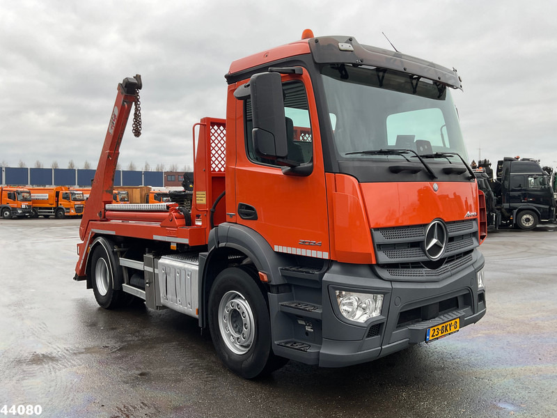 Mercedes-Benz Antos 2024 Euro 6 Hyvalift 14 Ton portaalarmsysteem - Skip loader truck: picture 2 Mercedes-Benz Antos 2024 Euro 6 Hyvalift 14 Ton portaalarmsysteem - Skip loader truck: picture 2