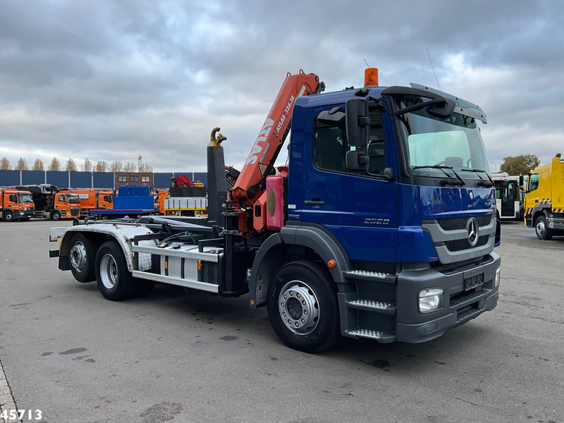 Mercedes-Benz Axor 2529 Atlas 12 Tonmeter laadkraan Just 86.058 km! - Hook lift truck, Crane truck: picture 4 Mercedes-Benz Axor 2529 Atlas 12 Tonmeter laadkraan Just 86.058 km! - Hook lift truck, Crane truck: picture 4