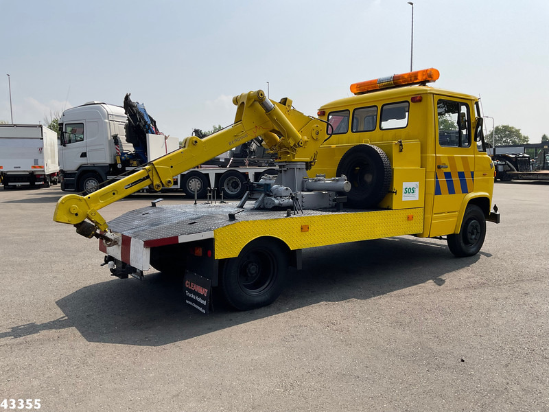 Mercedes-Benz L508 DC Bergingswagen Just 135.534 km! - Tow truck: picture 4 Mercedes-Benz L508 DC Bergingswagen Just 135.534 km! - Tow truck: picture 4