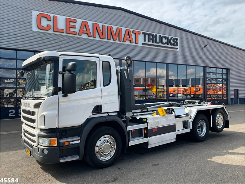 Scania P 340 Euro 6 CNG 21 Ton haakarmsysteem Just 140.611 km! - Hook lift truck: picture 2 Scania P 340 Euro 6 CNG 21 Ton haakarmsysteem Just 140.611 km! - Hook lift truck: picture 2