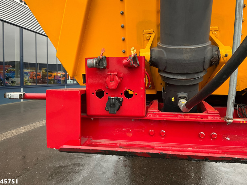 DAF FTG XF 530 6x2 Euro 6 ZF Intarder Kiphydrauliek + OVA 2-assige kipoplegger 32m³ - Tractor unit: picture 4 DAF FTG XF 530 6x2 Euro 6 ZF Intarder Kiphydrauliek + OVA 2-assige kipoplegger 32m³ - Tractor unit: picture 4