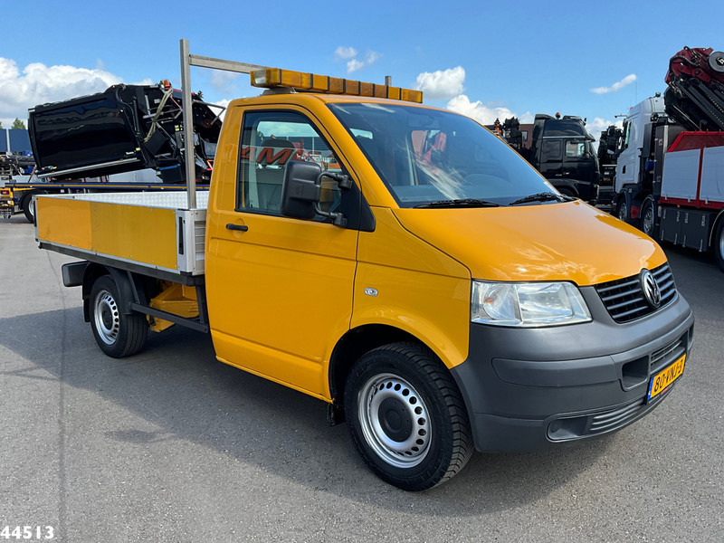 Volkswagen Transporter 2.0 300 Manual - Dropside/ Flatbed truck: picture 2 Volkswagen Transporter 2.0 300 Manual - Dropside/ Flatbed truck: picture 2