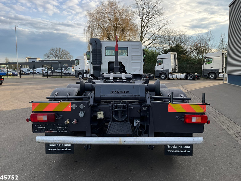 Volvo FM 410 6x2 haakarmsysteem - Hook lift truck: picture 3 Volvo FM 410 6x2 haakarmsysteem - Hook lift truck: picture 3