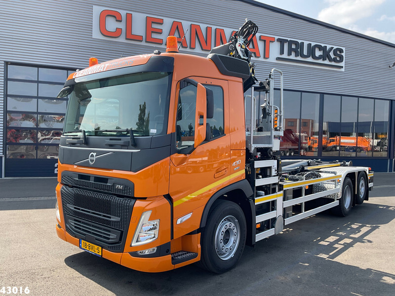 Volvo FM 430 HMF 23 Tonmeter laadkraan Welvaarts laadkraan weegsysteem - Hook lift truck, Crane truck: picture 2 Volvo FM 430 HMF 23 Tonmeter laadkraan Welvaarts laadkraan weegsysteem - Hook lift truck, Crane truck: picture 2