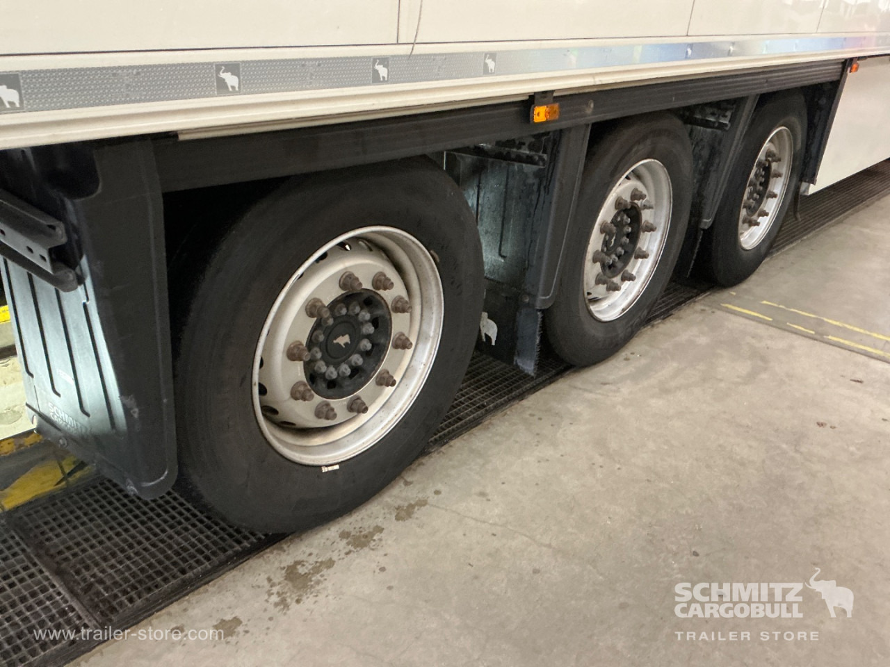 SCHMITZ Reefer Meat hanging system - Isothermal semi-trailer: picture 3 SCHMITZ Reefer Meat hanging system - Isothermal semi-trailer: picture 3