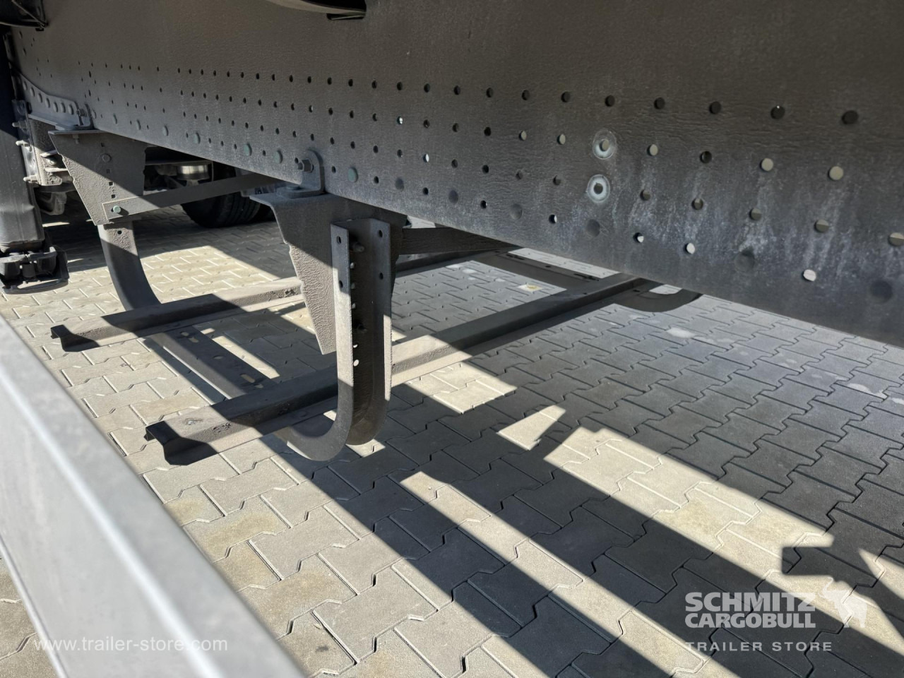 SCHMITZ Curtainsider Standard - Curtainsider semi-trailer: picture 2 SCHMITZ Curtainsider Standard - Curtainsider semi-trailer: picture 2