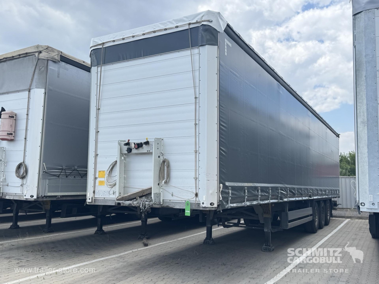 SCHMITZ Curtainsider Standard - Curtainsider semi-trailer: picture 4 SCHMITZ Curtainsider Standard - Curtainsider semi-trailer: picture 4