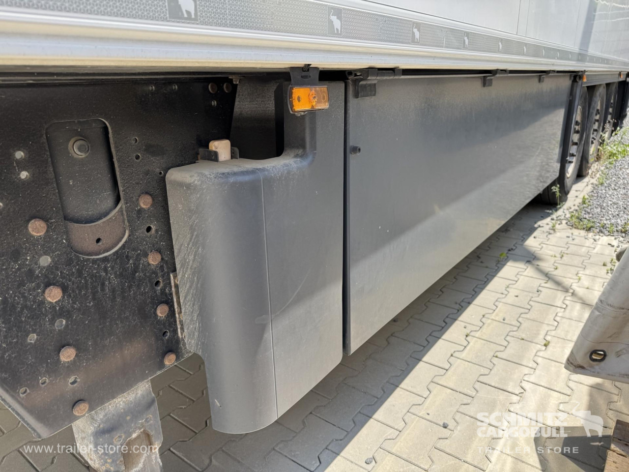 SCHMITZ Reefer Multitemp Double deck - Isothermal semi-trailer: picture 4 SCHMITZ Reefer Multitemp Double deck - Isothermal semi-trailer: picture 4