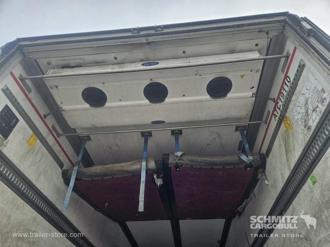 Isothermal semi-trailer SCHMITZ Reefer Multitemp Taillift: picture 7