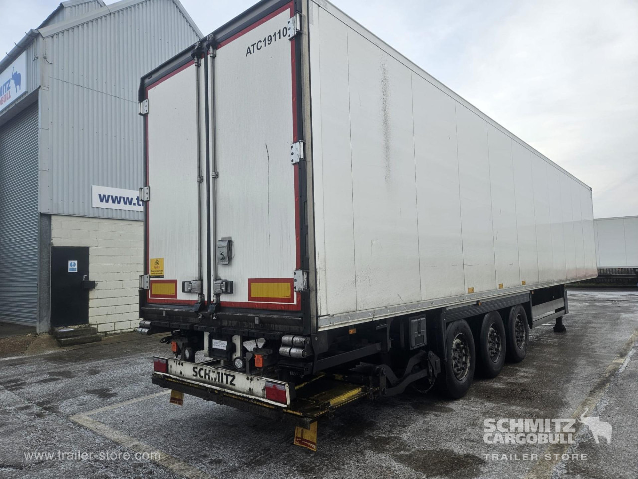 Isothermal semi-trailer SCHMITZ Reefer Multitemp Taillift: picture 10
