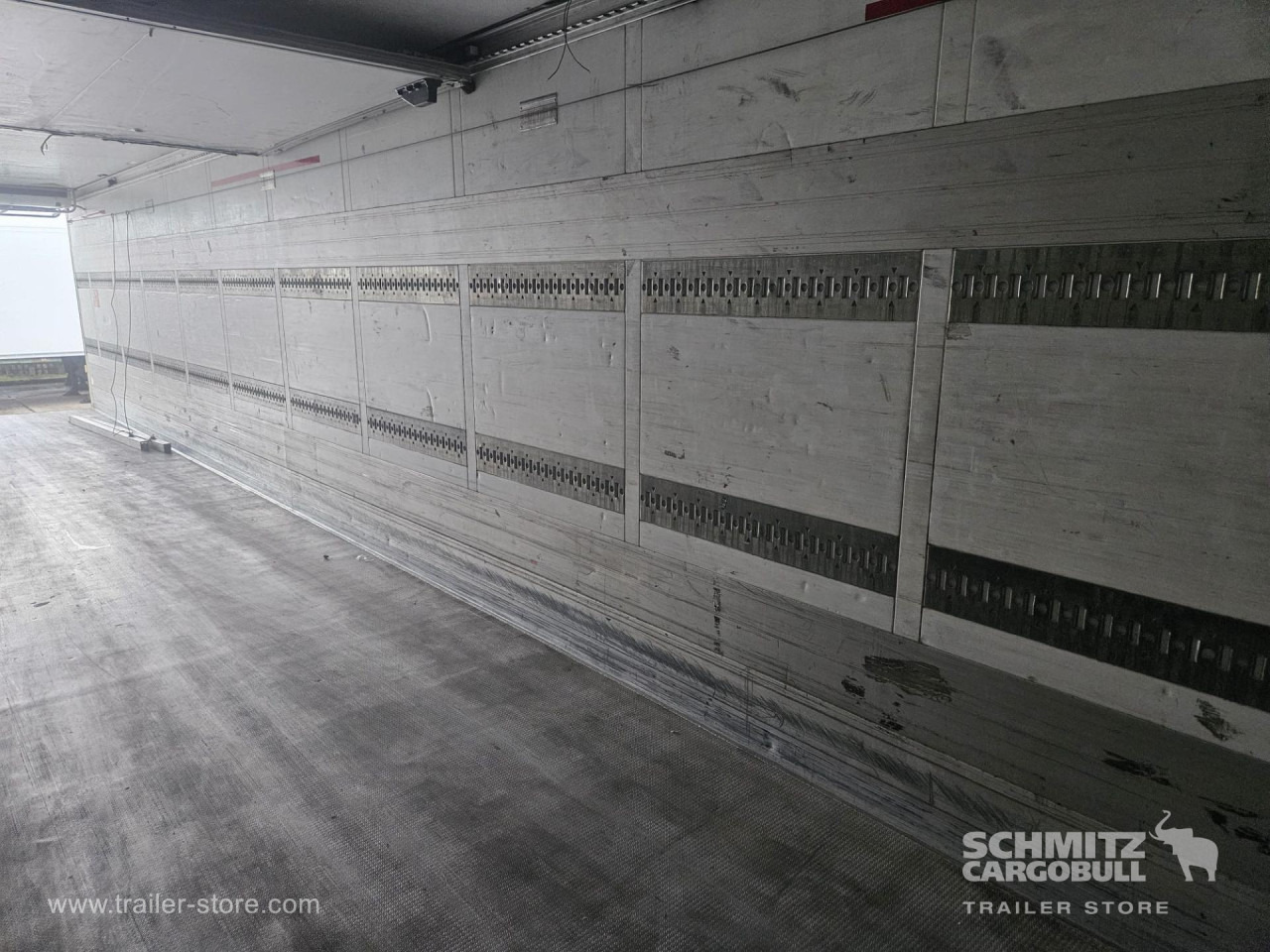 SCHMITZ Reefer Multitemp - Isothermal semi-trailer: picture 4 SCHMITZ Reefer Multitemp - Isothermal semi-trailer: picture 4
