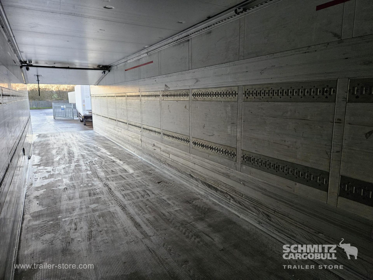 SCHMITZ Reefer Multitemp - Isothermal semi-trailer: picture 3 SCHMITZ Reefer Multitemp - Isothermal semi-trailer: picture 3