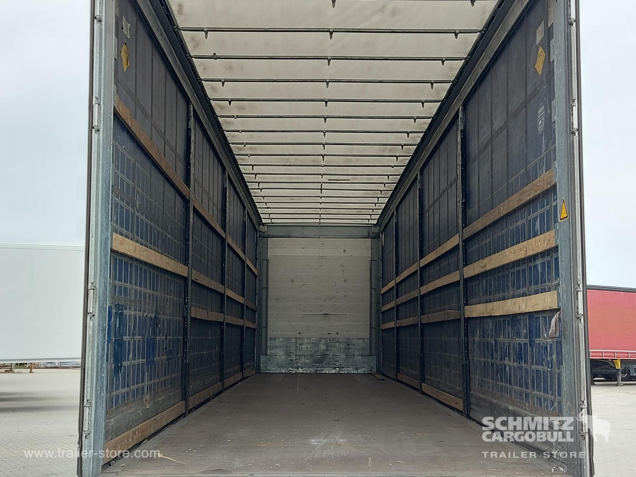 SCHMITZ Curtainsider Mega - Curtainsider semi-trailer: picture 3 SCHMITZ Curtainsider Mega - Curtainsider semi-trailer: picture 3