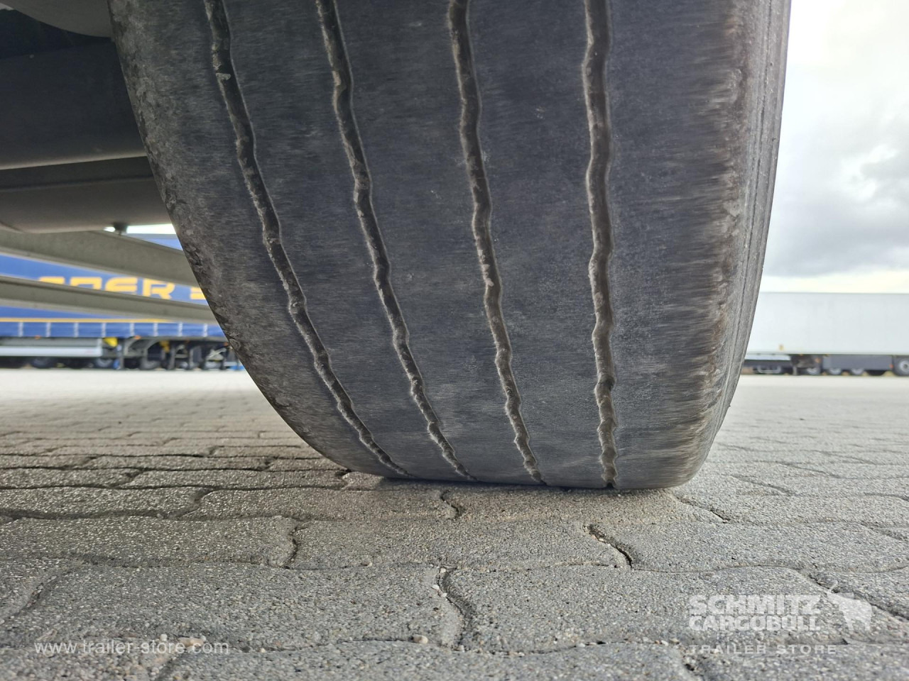 SCHMITZ Reefer Multitemp - Isothermal semi-trailer: picture 5 SCHMITZ Reefer Multitemp - Isothermal semi-trailer: picture 5