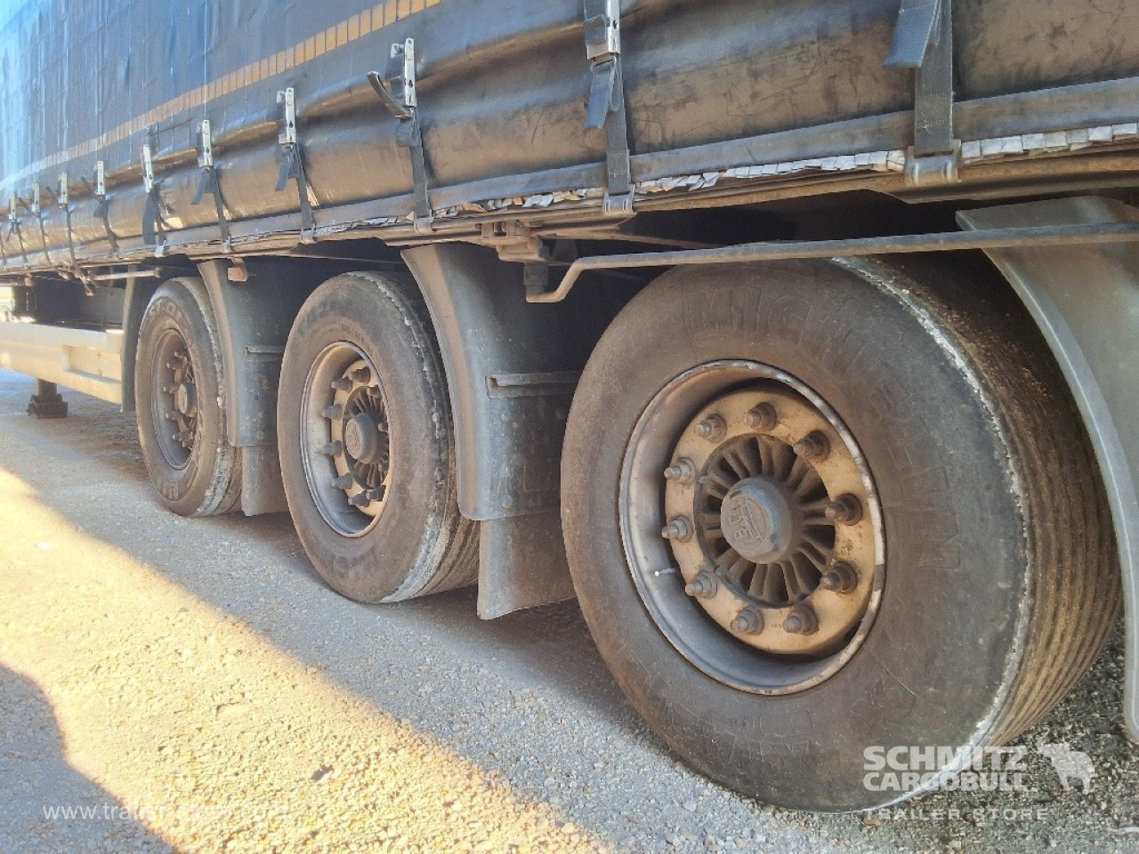 WIELTON Curtainsider Mega - Curtainsider semi-trailer: picture 2 WIELTON Curtainsider Mega - Curtainsider semi-trailer: picture 2
