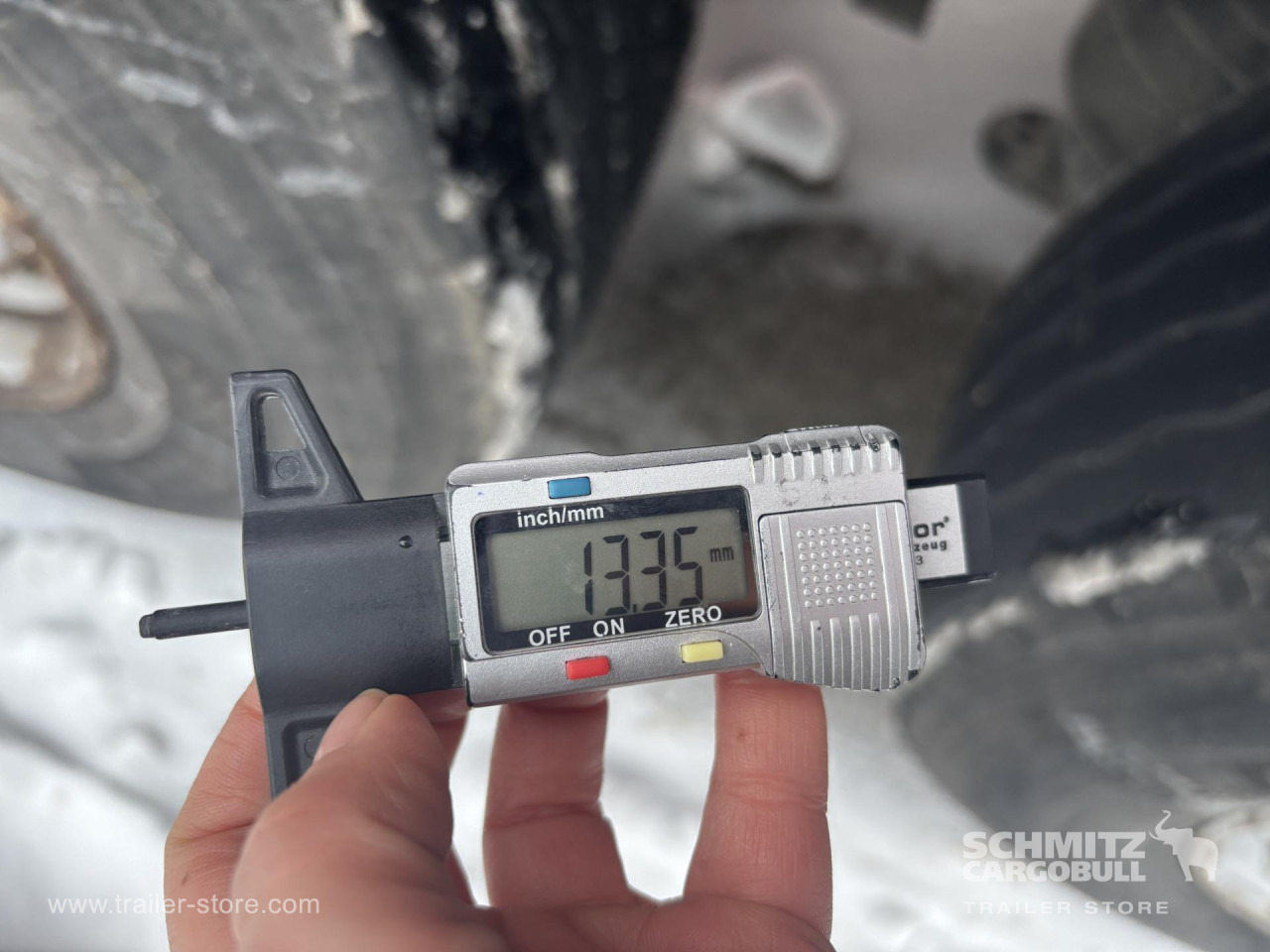 SCHMITZ Curtainsider Standard - Curtainsider semi-trailer: picture 4 SCHMITZ Curtainsider Standard - Curtainsider semi-trailer: picture 4